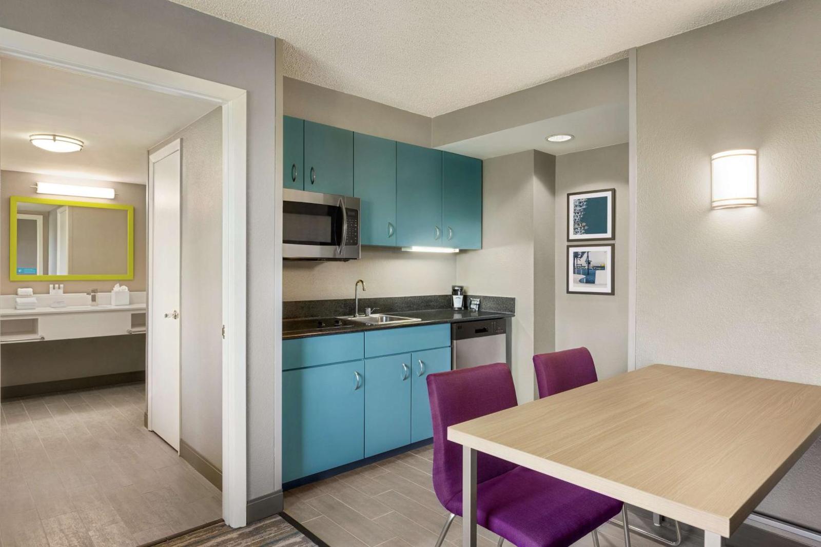 Hampton Inn By Hilton And Suites Ft. Lauderdale-Airport