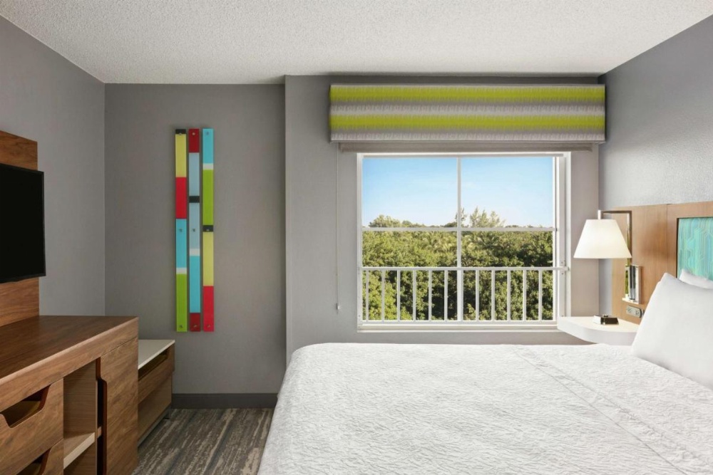 One-Bedroom King Suite - Non-Smoking